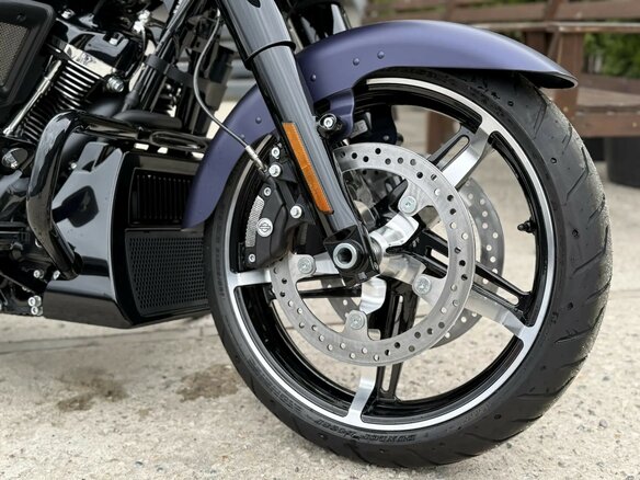2025 Harley-Davidson Street Glide, фиолетовый, 3750000 рублей - вид 4