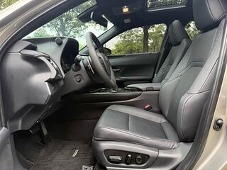 2020 Lexus UX 300e I, серебристый, 1567202 рублей, вид 3