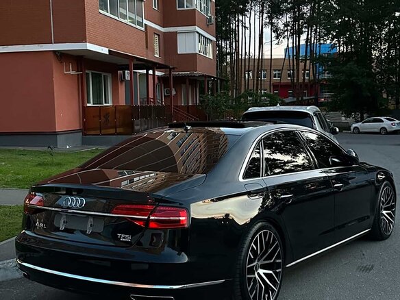 2014 Audi A8 Long III (D4) Рестайлинг, чёрный - вид 2