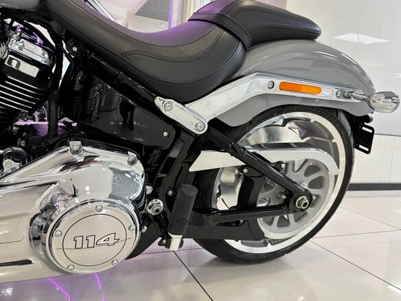 2024 Harley-Davidson Fat Boy, серый, 2550000 рублей - вид 23