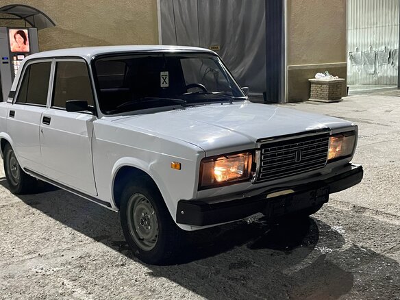 2004 Lada (ВАЗ) 2107, белый, 265000 рублей - вид 5