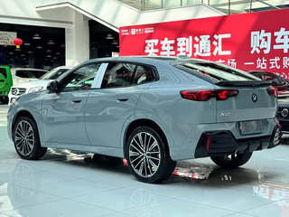 2026 BMW X2 sDrive25i II (U10), серебристый, 4899785 рублей, вид 5