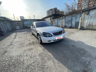2001 Mercedes-Benz S-Класс 500 IV (W220), серый, 360000 рублей, вид 1