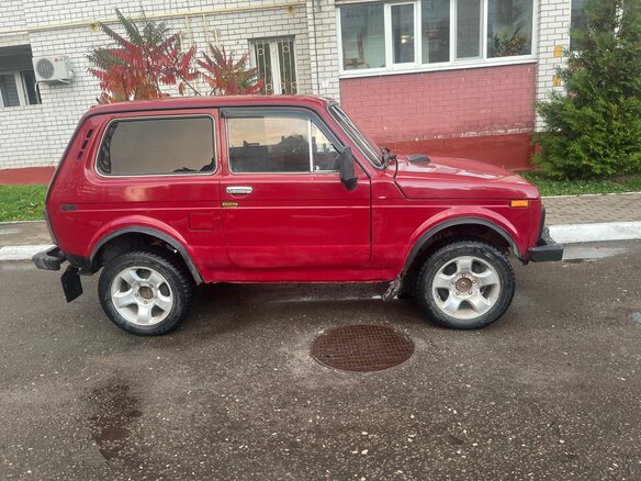 1996 Lada (ВАЗ) 2121 (4x4) I Рестайлинг, красный, 175000 рублей - вид 2