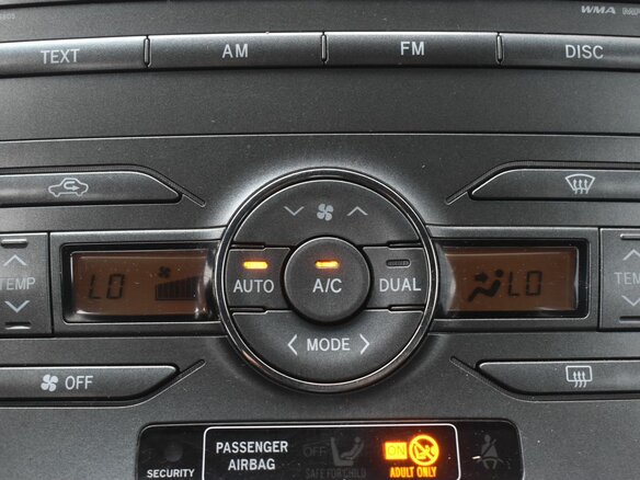 2008 Toyota Auris I, красный, 507000 рублей - вид 14