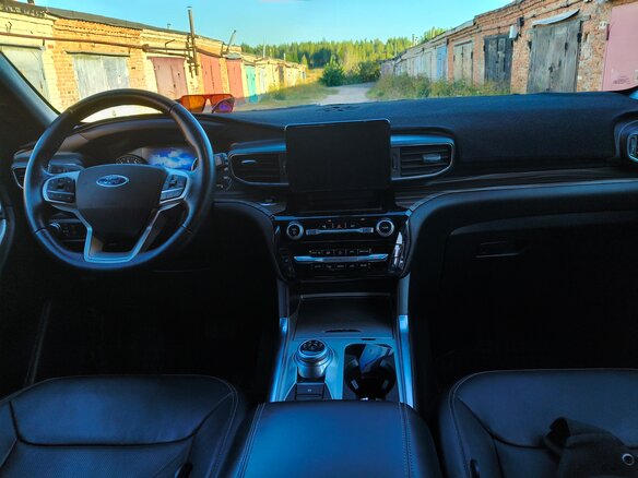2021 Ford Explorer VI, чёрный, 3900000 рублей - вид 13