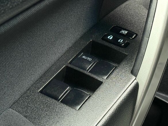 2013 Toyota Corolla XI (E160, E170, E180), чёрный, 1099000 рублей - вид 25