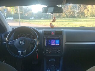 2010 Volkswagen Jetta V, чёрный, 550000 рублей, вид 5