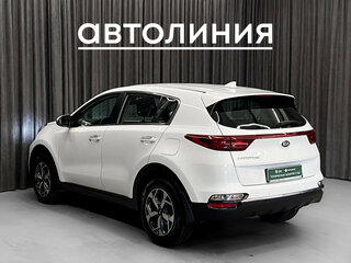 2019 Kia Sportage IV Рестайлинг, белый, 2099000 рублей, вид 5