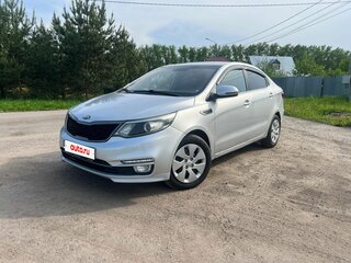 2017 Kia Rio III Рестайлинг, серебристый, 560000 рублей, вид 1