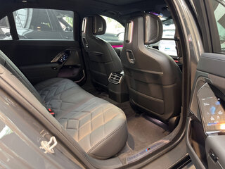 2025 BMW 7 серии 740i xDrive VII (G70), серый, 20858000 рублей, вид 4