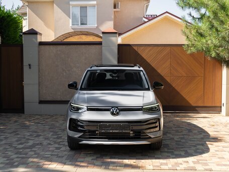 2026 Volkswagen Tharu XR, серый, 2250000 рублей, вид 3