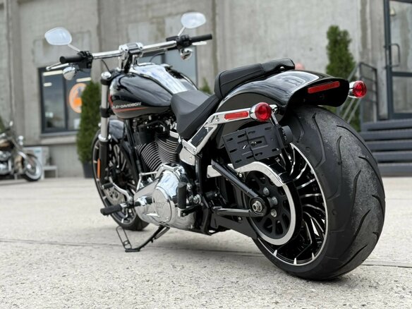 2022 Harley-Davidson Breakout, чёрный, 2200000 рублей - вид 8