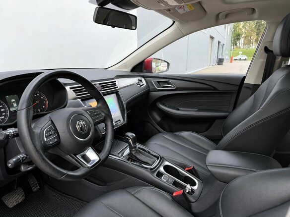 2023 MG 5 I Рестайлинг, красный, 1550000 рублей - вид 8