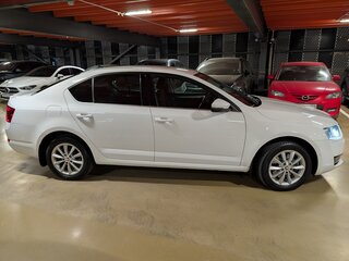 2016 Skoda Octavia III (A7), белый, 1800000 рублей, вид 5