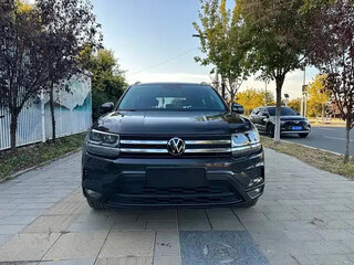 2023 Volkswagen Tharu I, чёрный, 1540444 рублей, вид 2