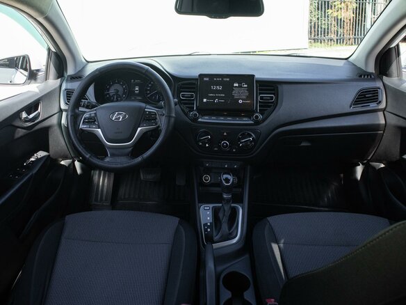 2020 Hyundai Solaris II Рестайлинг, белый, 1349000 рублей - вид 9