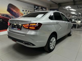 2026 Lada (ВАЗ) Vesta I Рестайлинг (NG), серебристый, 1705000 рублей, вид 3