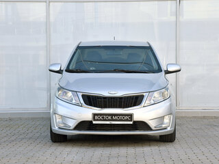 2013 Kia Rio 4-speed III, серебристый, 685000 рублей, вид 4