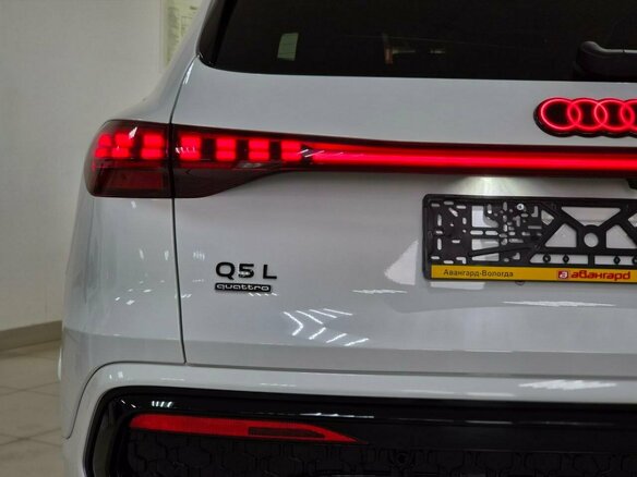 2026 Audi Q5 L III (GU), белый, 6170000 рублей - вид 9