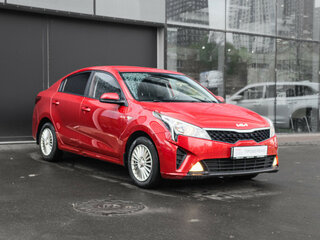 2022 Kia Rio IV Рестайлинг, красный, 1750000 рублей, вид 3