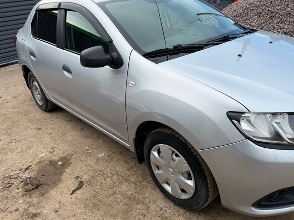 2017 Renault Logan II, серебристый, 650000 рублей - вид 2