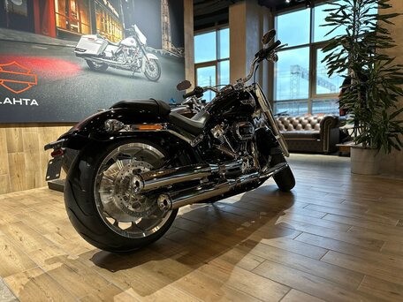 2023 Harley-Davidson Fat Boy, чёрный, 3800000 рублей, вид 4