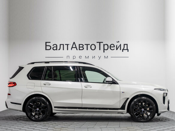 2023 BMW X7 40d I (G07) Рестайлинг, белый, 11590000 рублей - вид 5