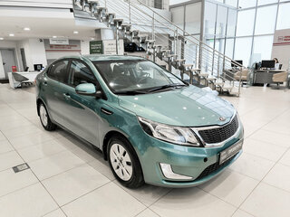 2013 Kia Rio 5-speed III, синий, 550000 рублей, вид 3