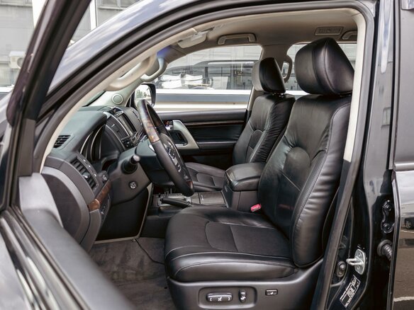 2012 Toyota Land Cruiser 200 Series, чёрный - вид 10