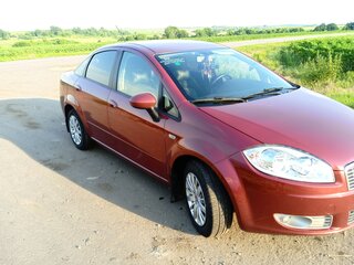 2011 Fiat Linea, красный, 800000 рублей, вид 4