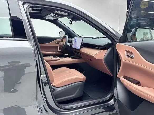 2026 Changan UNI-Z, серый, 2100000 рублей - вид 4