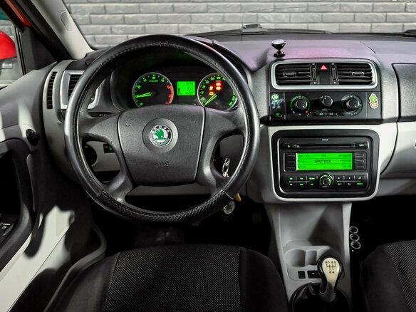 2008 Skoda Fabia II, красный, 400000 рублей - вид 12