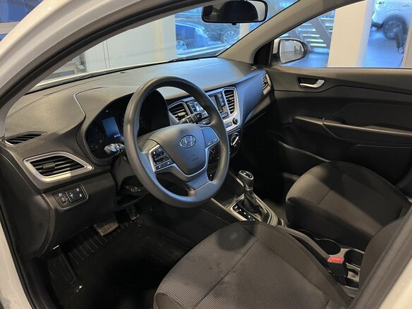 2022 Hyundai Solaris II Рестайлинг, белый, 1549000 рублей - вид 22