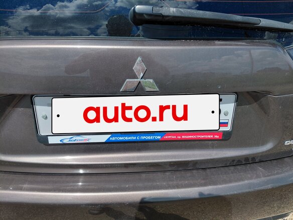 2010 Mitsubishi Outlander II Рестайлинг, коричневый, 1100000 рублей - вид 5