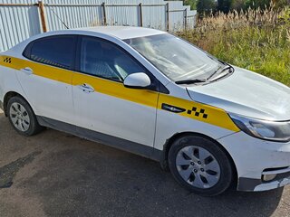 2016 Kia Rio III Рестайлинг, белый, 400000 рублей, вид 2