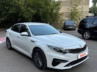 2018 Kia Optima IV Рестайлинг, белый, 1950000 рублей, вид 2