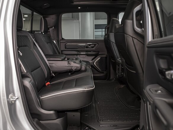 2026 Ram 1500 Crew Cab V Рестайлинг, серебристый, 9390000 рублей - вид 21