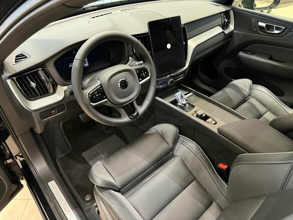 2026 Volvo XC60 II Рестайлинг 2, чёрный, 6650000 рублей - вид 20
