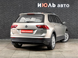 2020 Volkswagen Tiguan II, бежевый, 2680000 рублей, вид 4