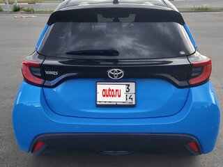 2021 Toyota Yaris IV, синий, 1549999 рублей, вид 4
