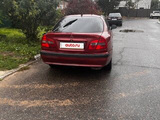 2000 Mitsubishi Carisma I Рестайлинг, красный, 185000 рублей, вид 3