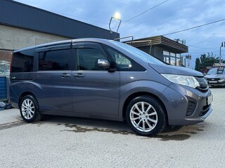 2017 Honda Stepwgn V, серый, 1600000 рублей, вид 4