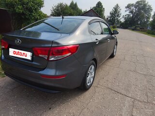 2016 Kia Rio III Рестайлинг, серый, 900000 рублей, вид 3