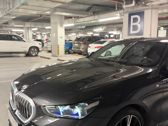 2023 BMW 5 серии 530i xDrive VIII (G60/G61/G68), серый, 7300000 рублей - вид 24