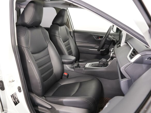 2021 Toyota RAV4 V (XA50), белый, 3240000 рублей - вид 7
