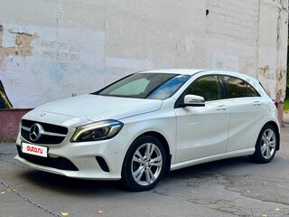 2017 Mercedes-Benz A-Класс 180 III (W176) Рестайлинг, белый, 1450000 рублей, вид 1