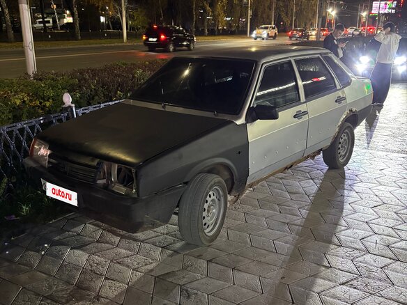 2003 Lada (ВАЗ) 21099, серебристый, 30000 рублей