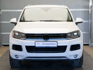 2013 Volkswagen Touareg II, белый, 2150000 рублей, вид 2