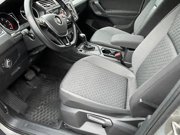 2019 Volkswagen Tiguan II, серебристый, 2800000 рублей - вид 9